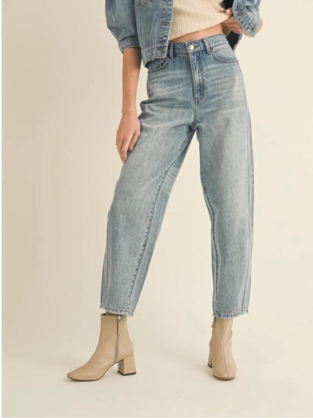 High-Rise Light Blue barrel Mom Jeans - Women